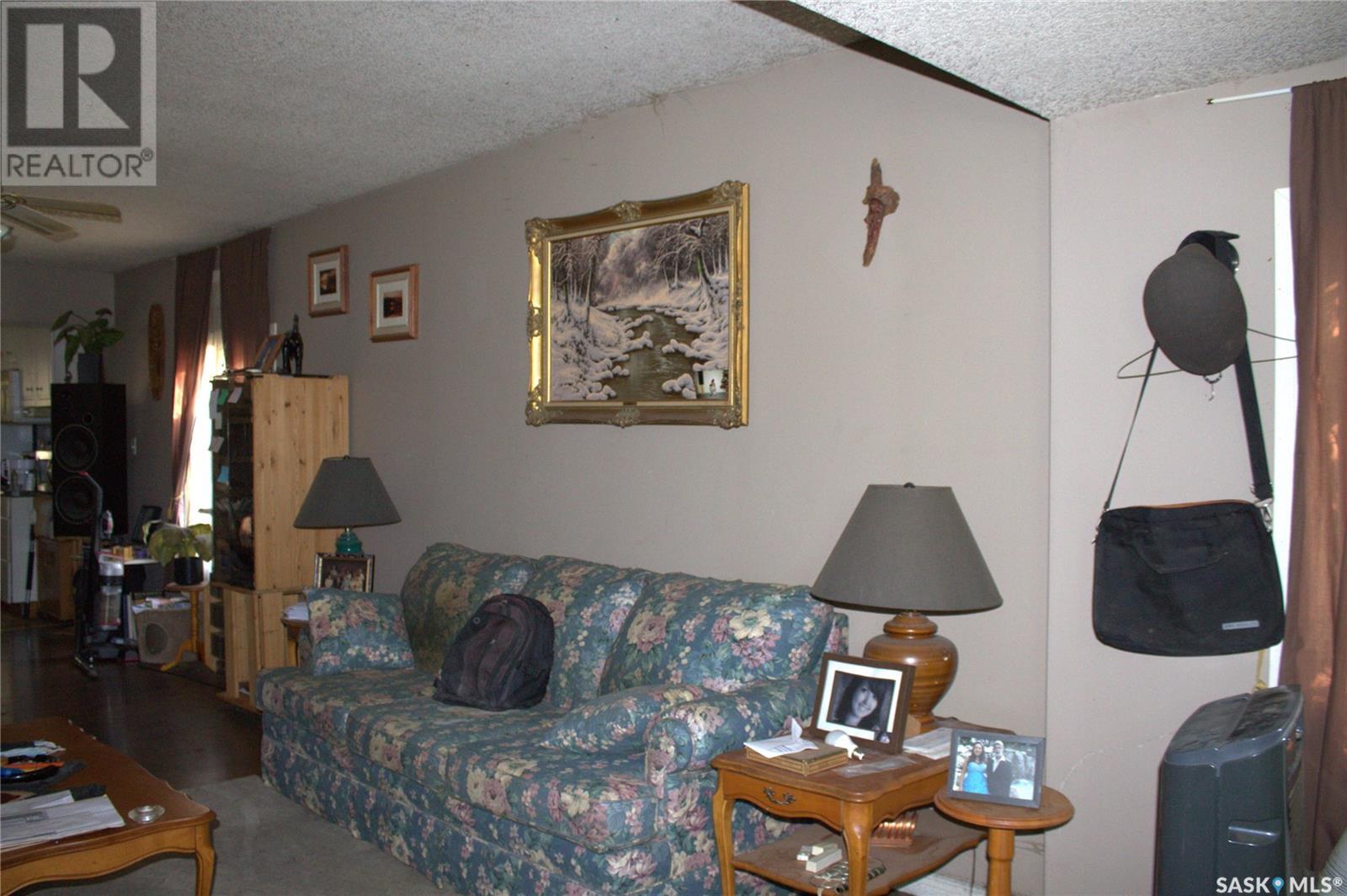 905 Robinson Street Property Photo 7