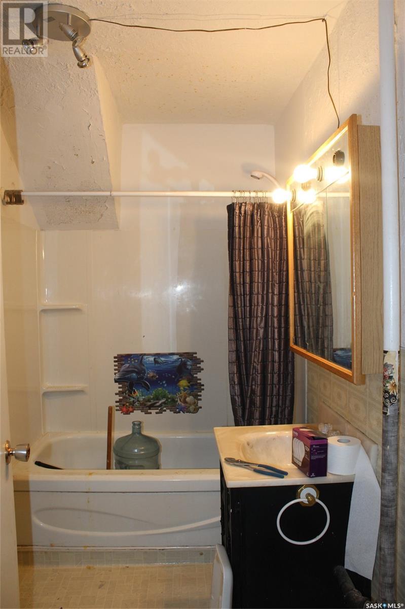 423 2nd Street W Property Photo 10