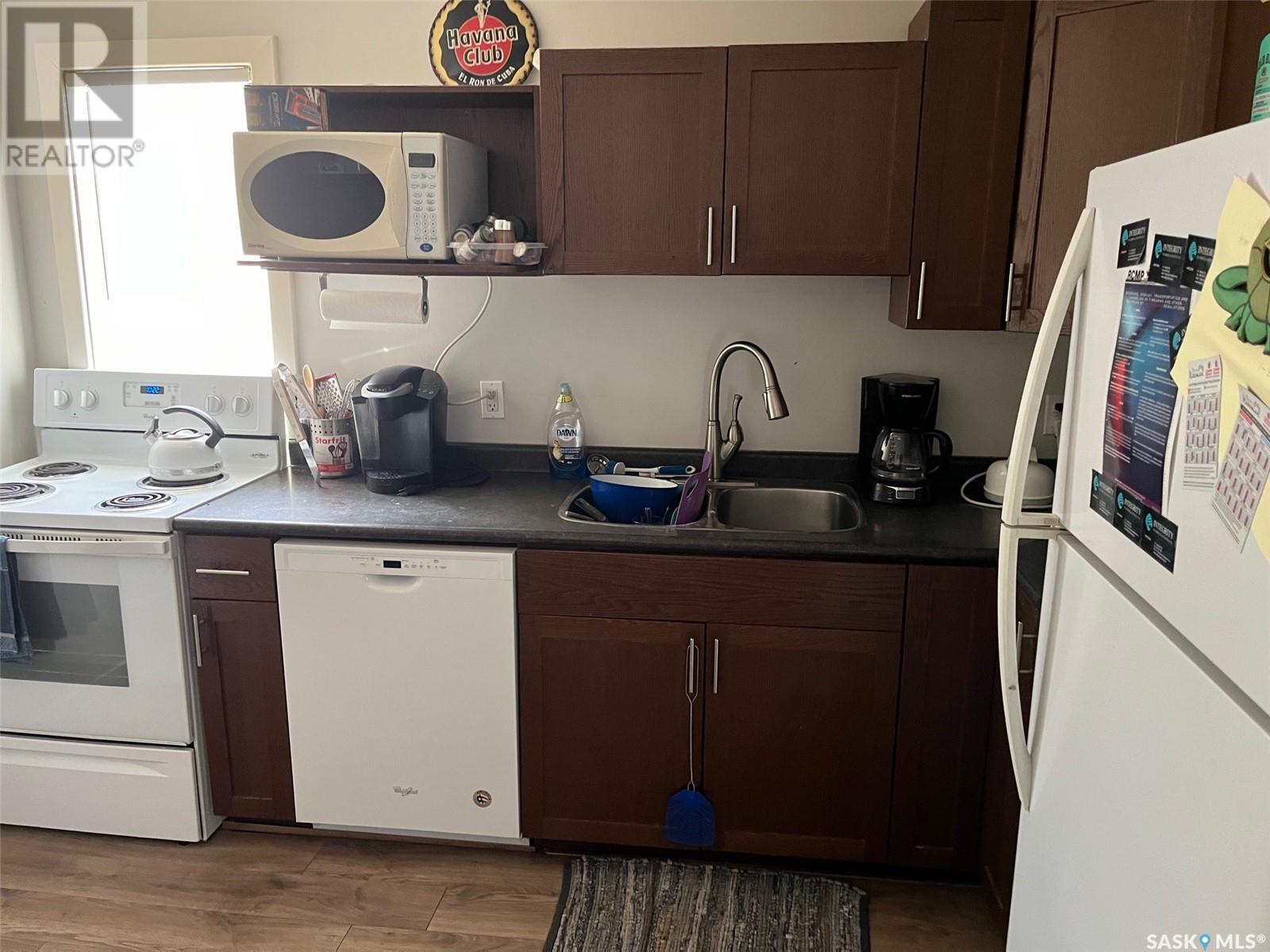 601 Neufeld Street Property Photo 4