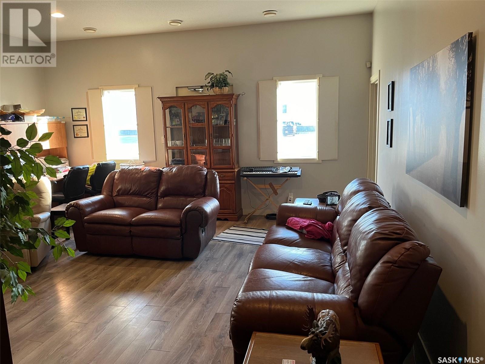 601 Neufeld Street Property Photo 14