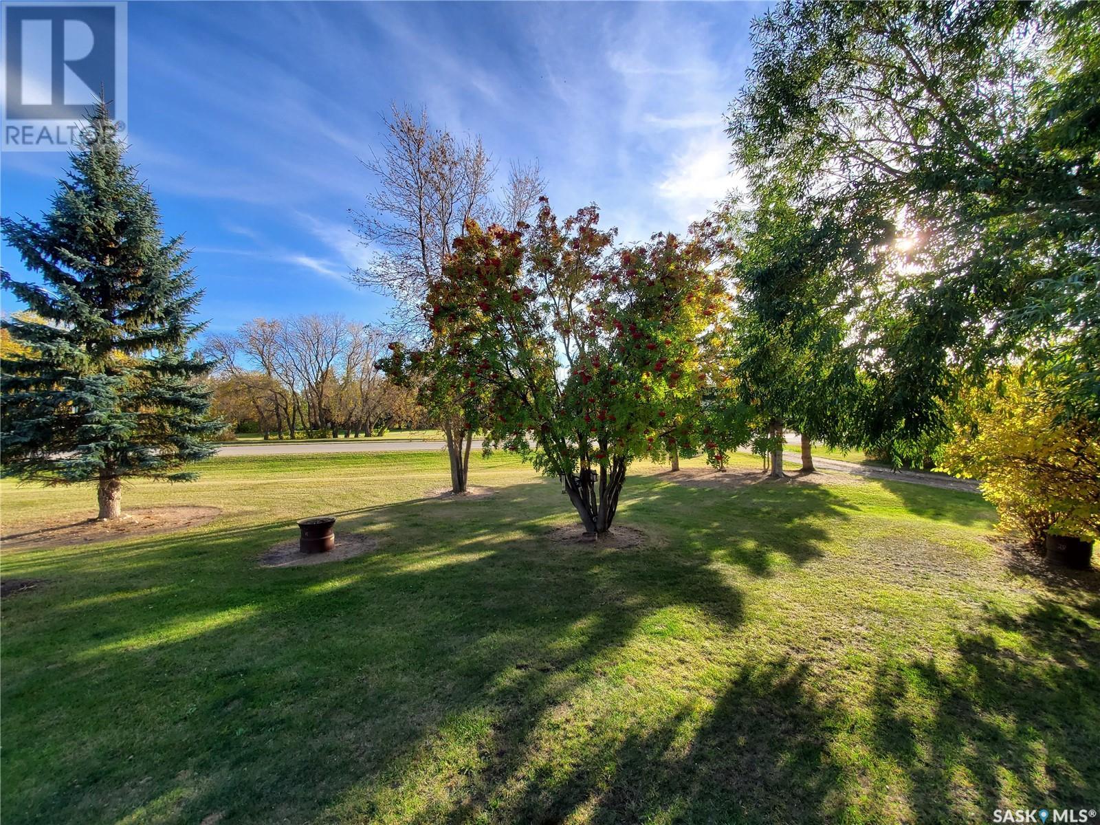 335 Queen Elizabeth Boulevard Property Photo 12