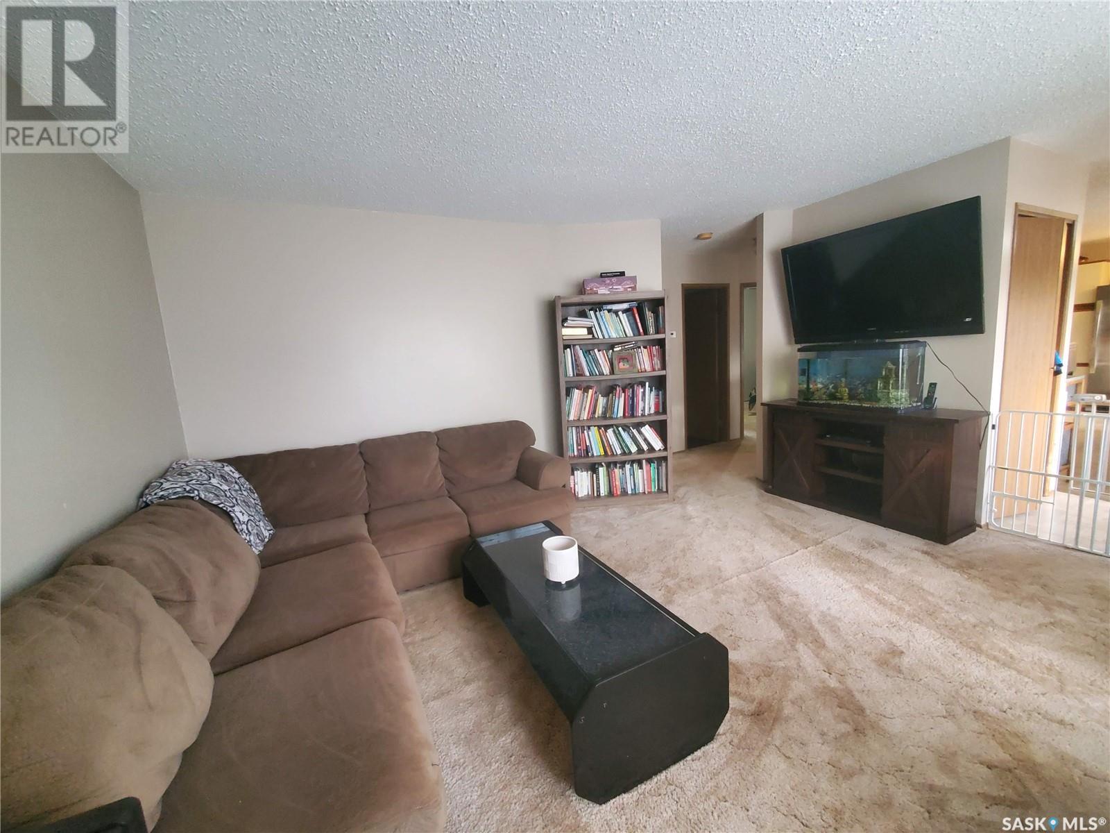 335 Queen Elizabeth Boulevard Property Photo 33