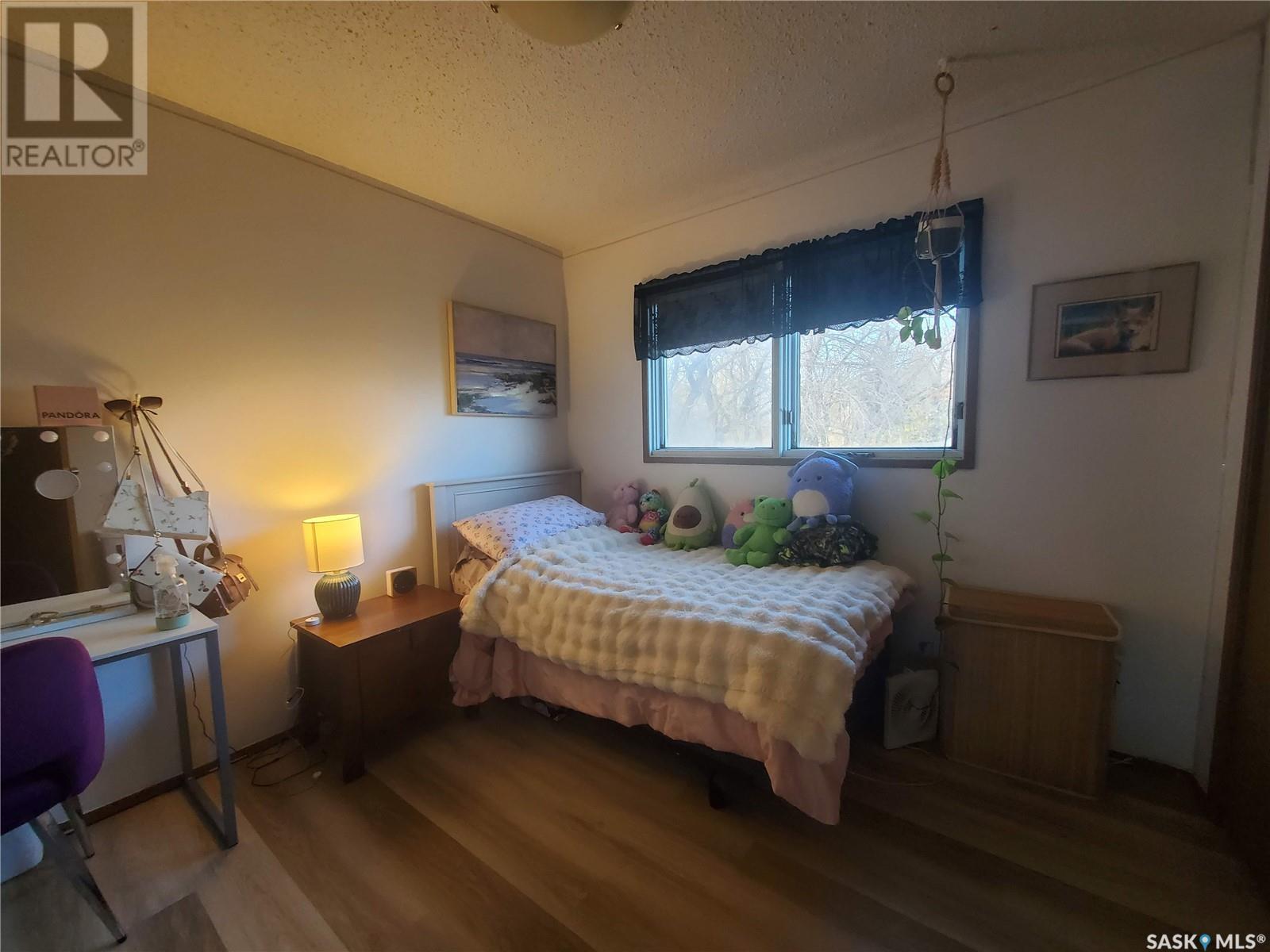 335 Queen Elizabeth Boulevard Property Photo 34
