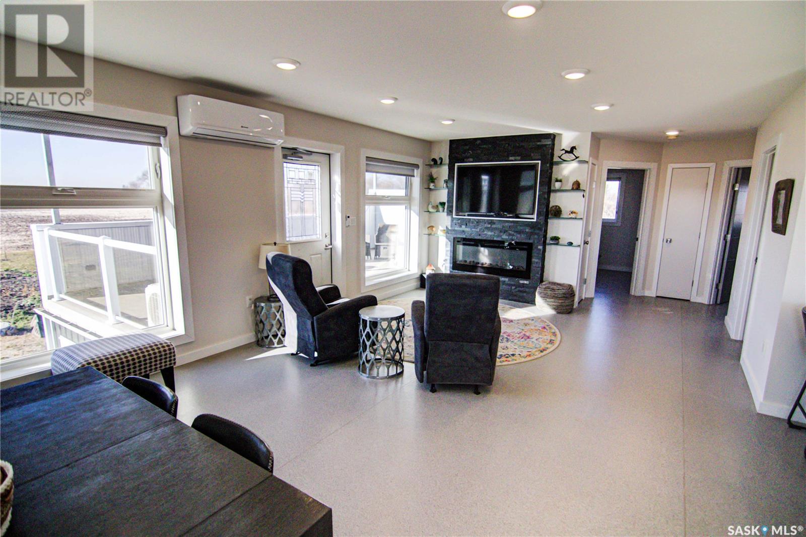 2530 Saskatchewan Drive S Property Photo 21
