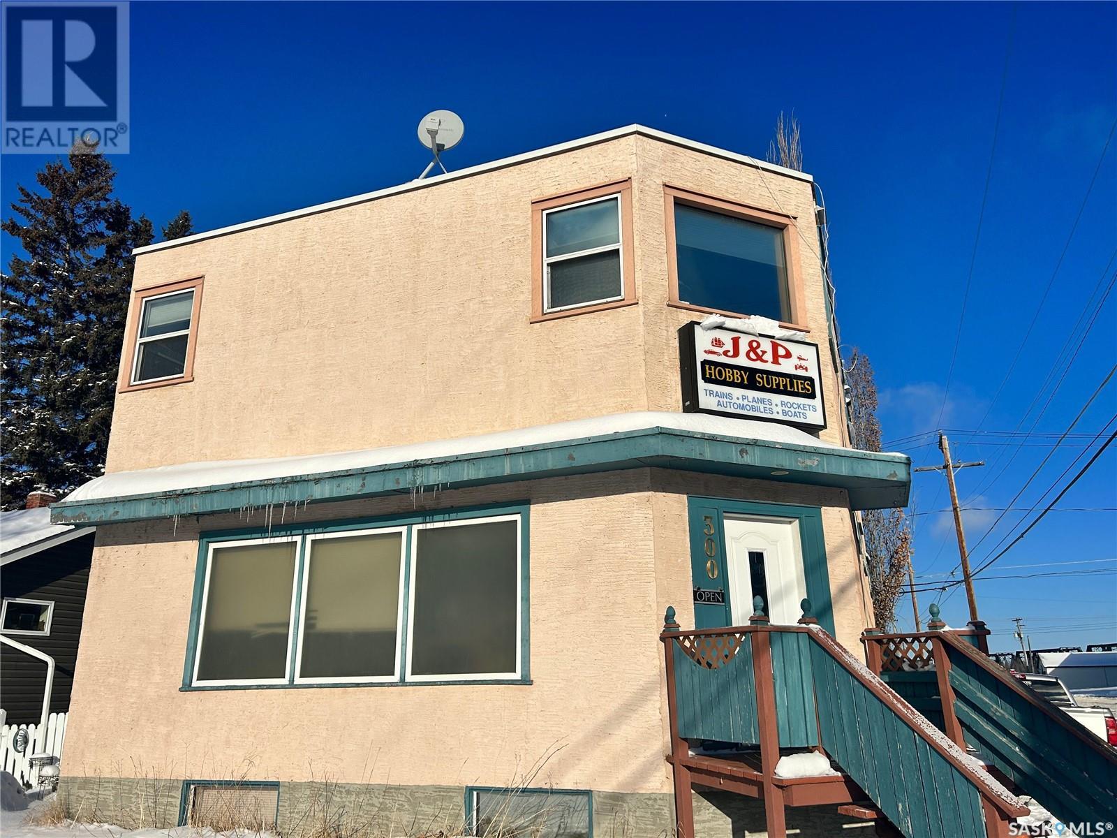 300 13th Street W Property Photo 1