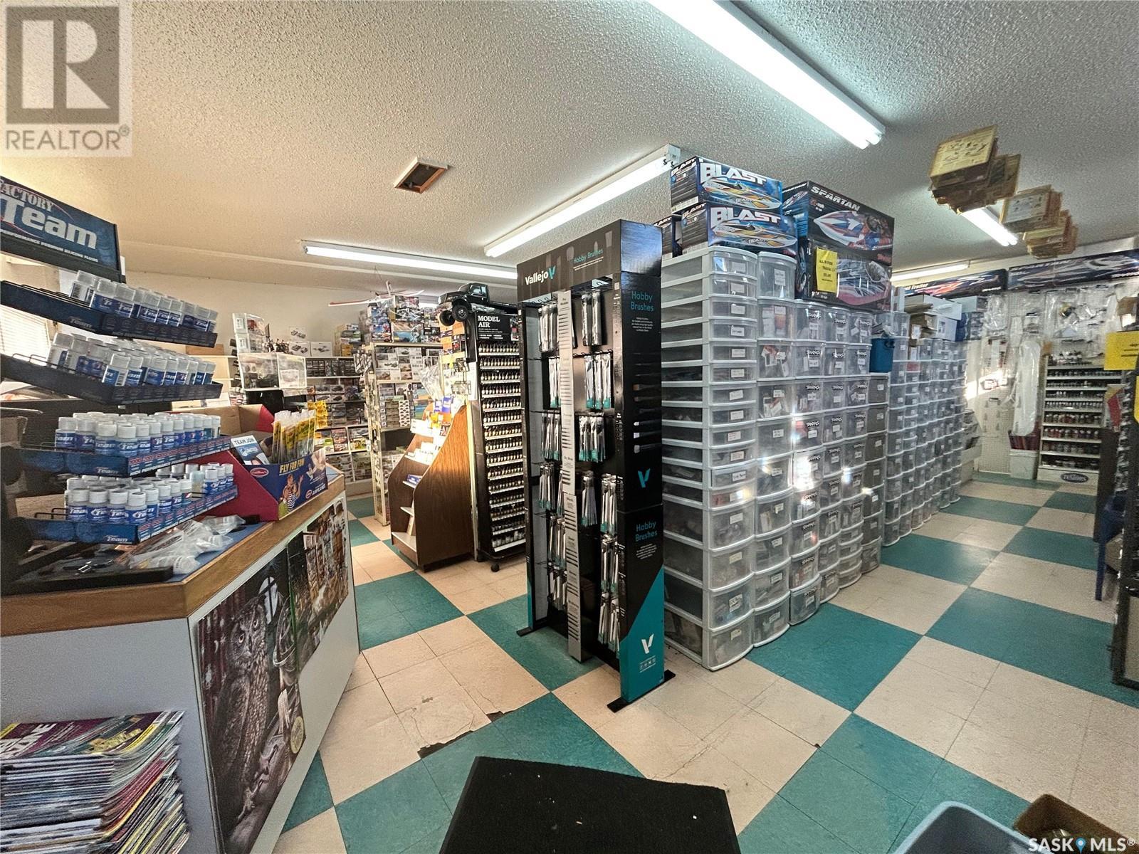 300 13th Street W Property Photo 3