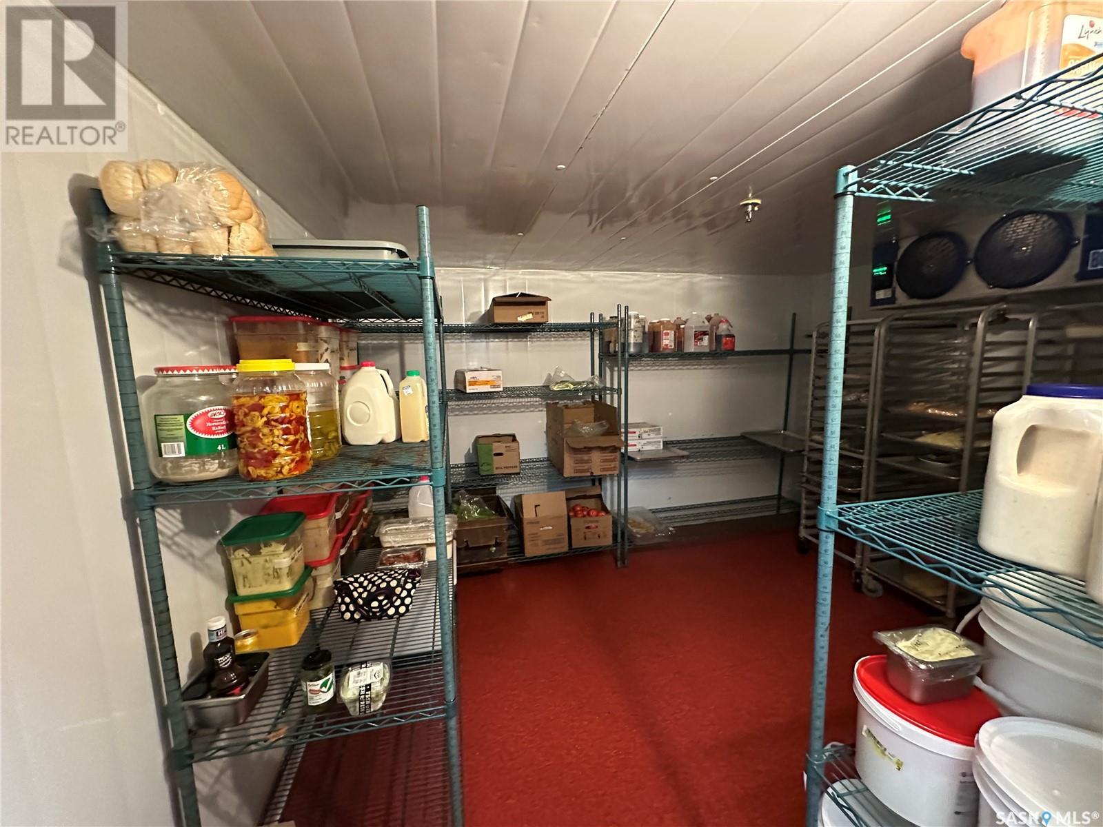 2 146 Broadway Street E Property Photo 17