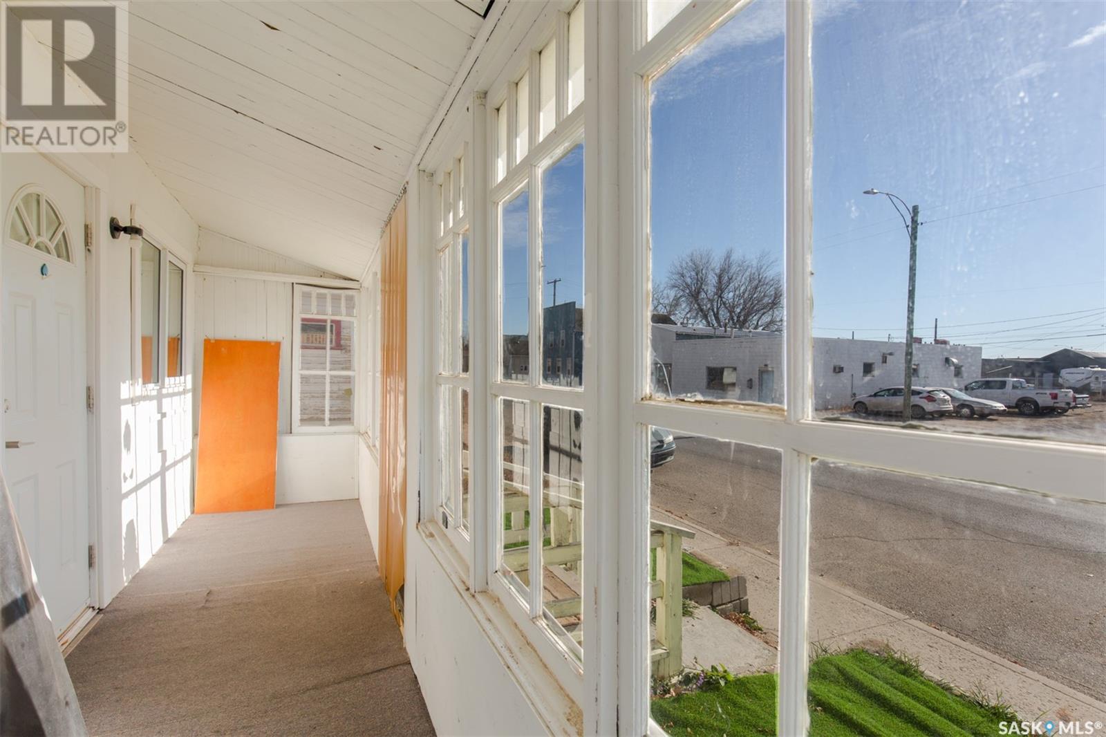 426 Fairford Street W Property Photo 2
