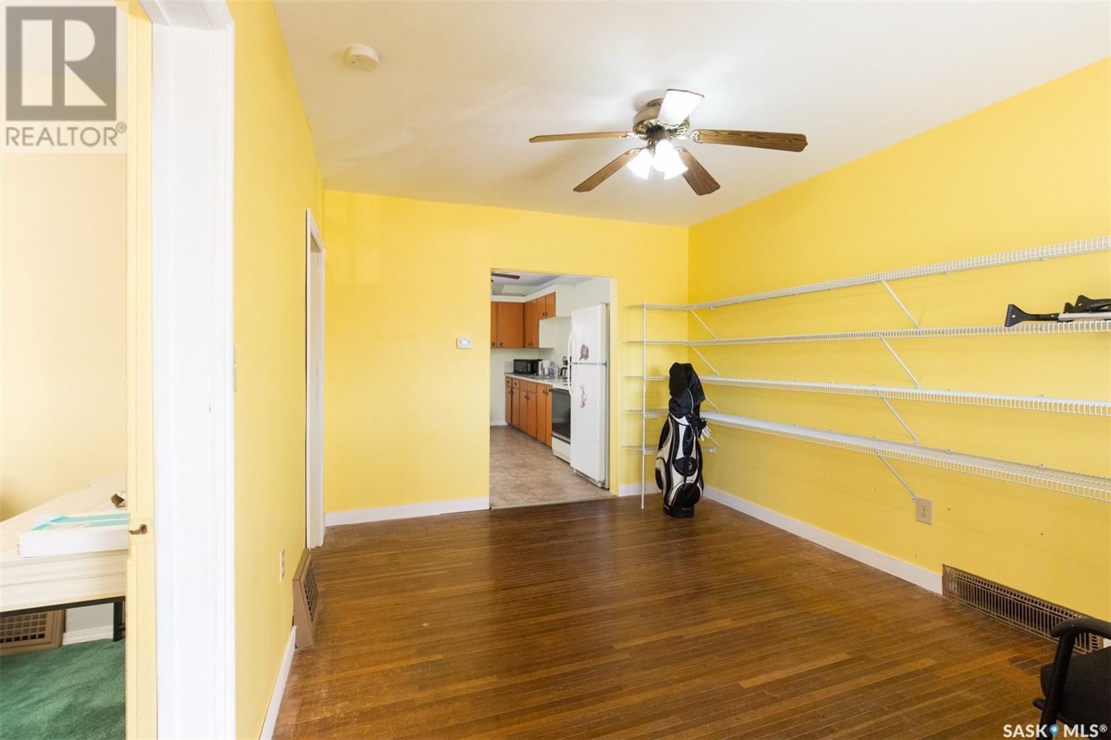 426 Fairford Street W Property Photo 3