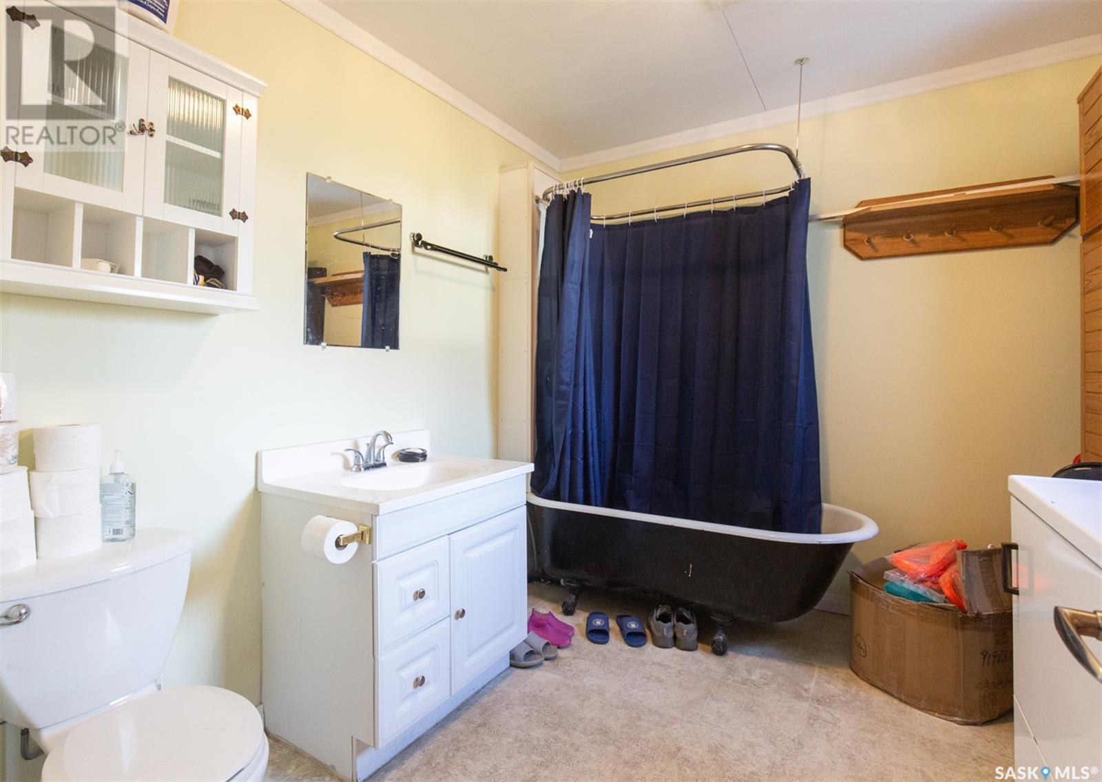 426 Fairford Street W Property Photo 9