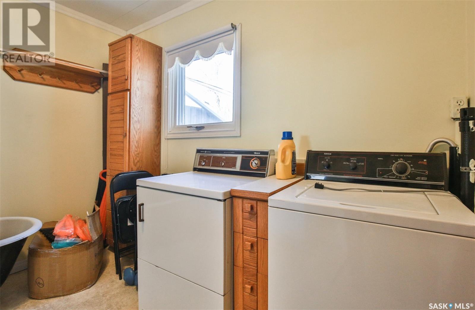 426 Fairford Street W Property Photo 10
