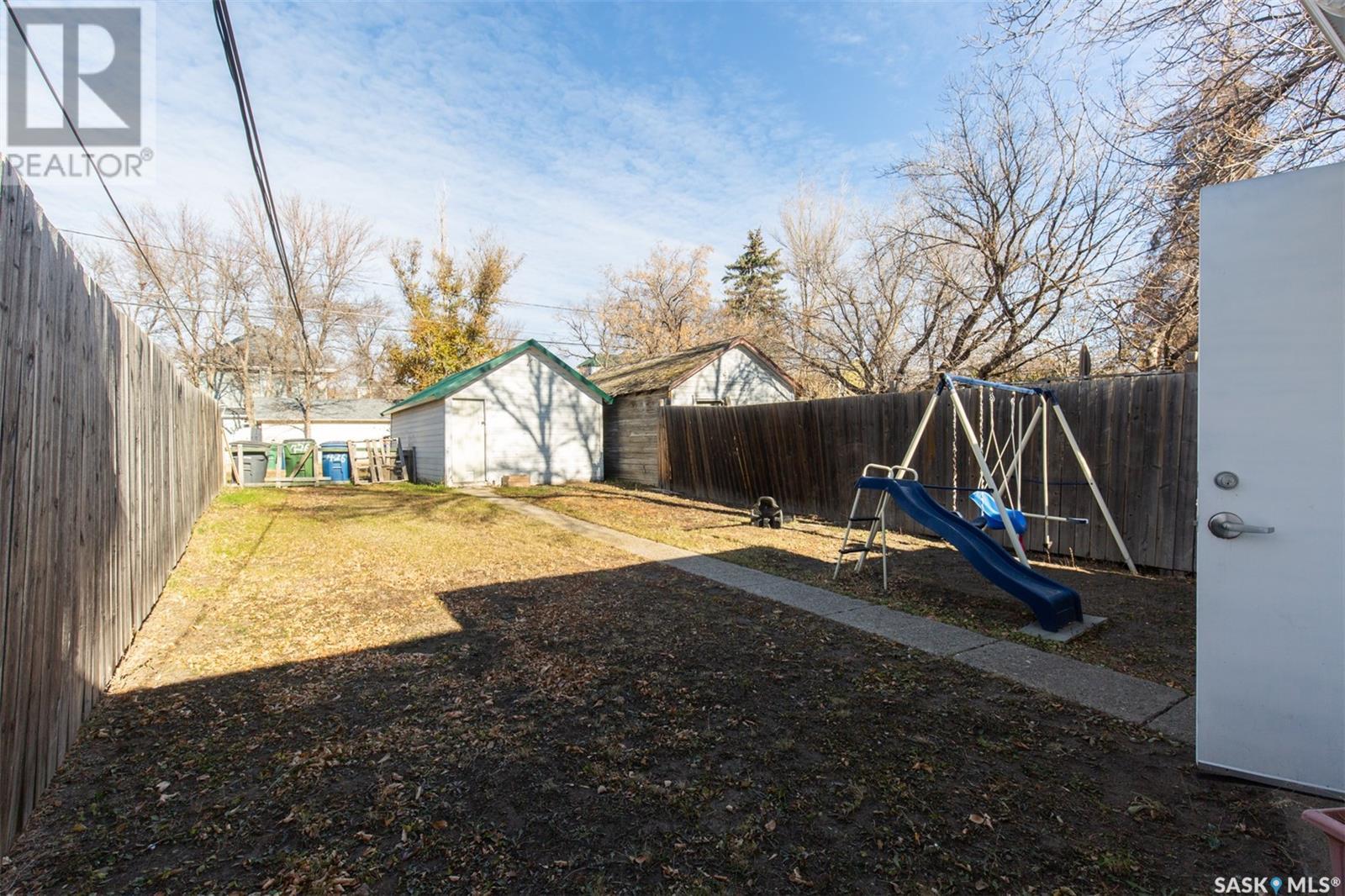 426 Fairford Street W Property Photo 12