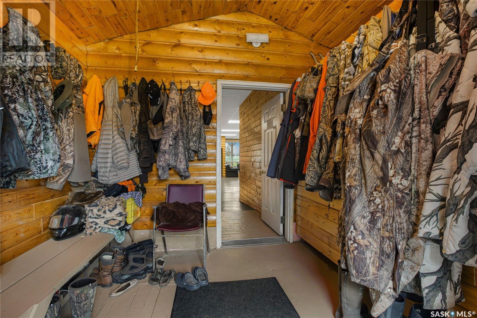 Tobin Lake Trophy Adventures Property Photo 22