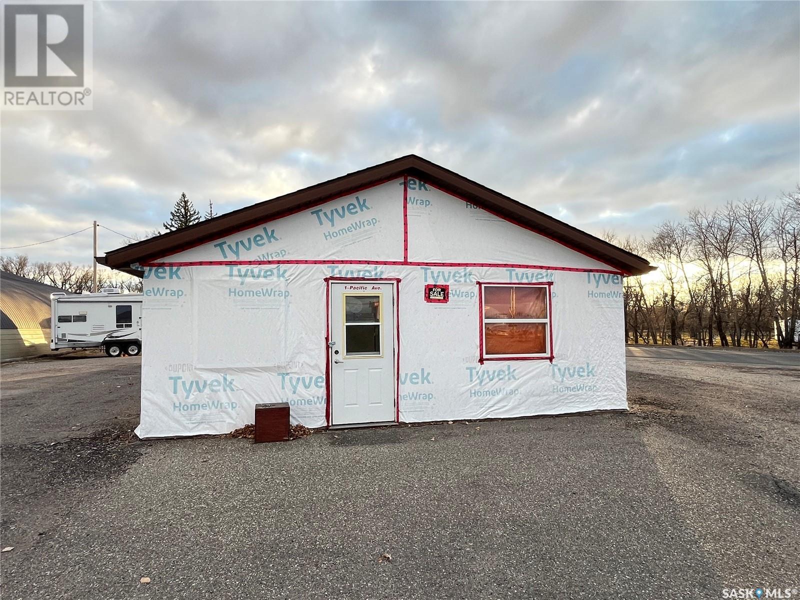 2 Pacific Avenue Property Photo 2