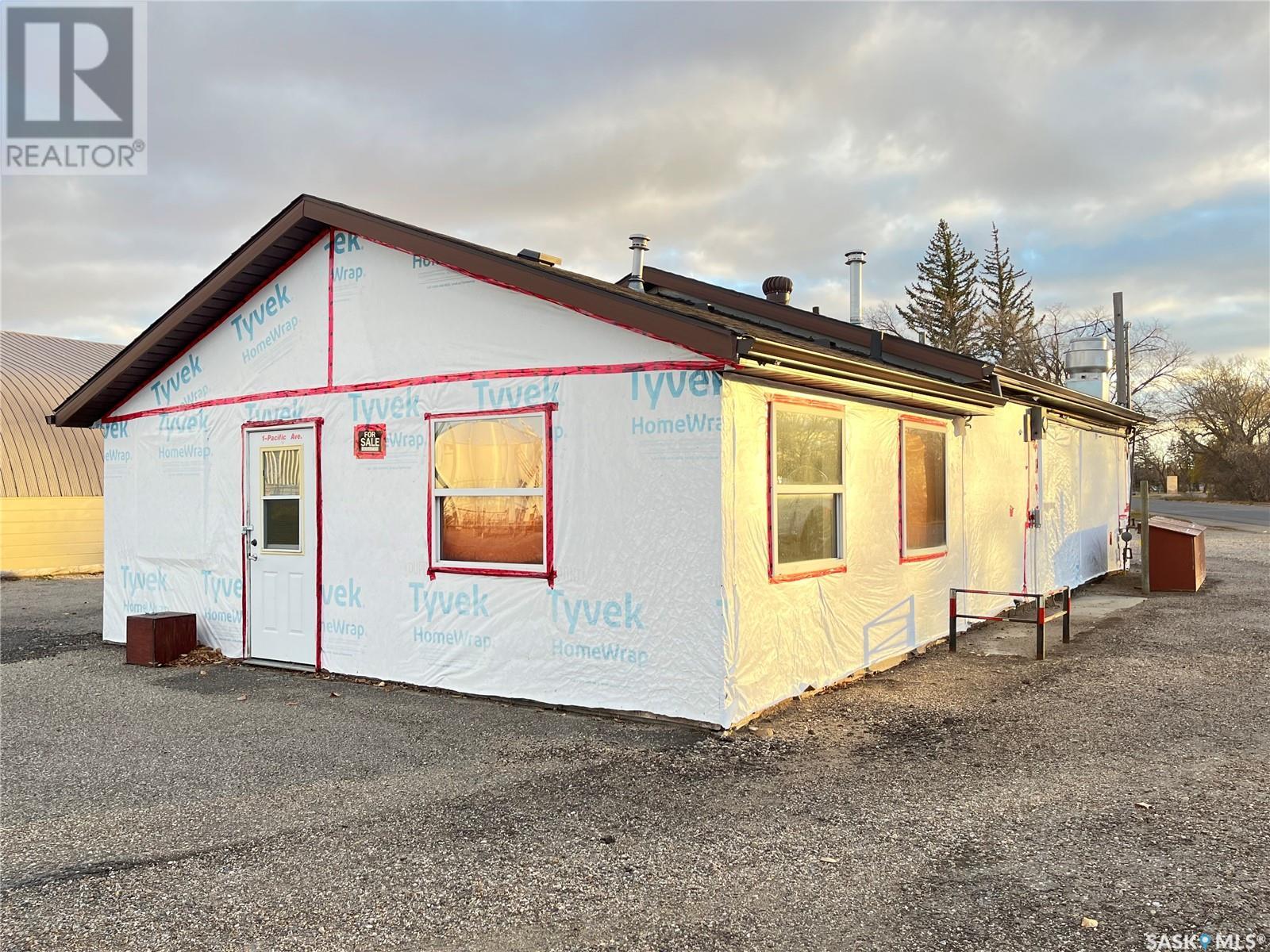 2 Pacific Avenue Property Photo 3