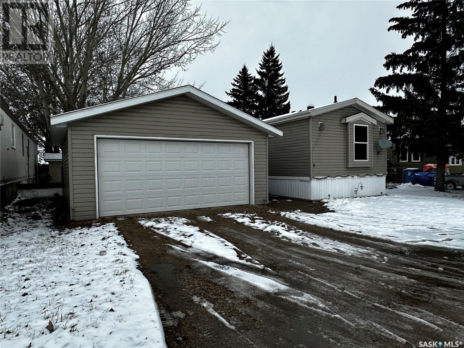 8 555 Dielschneider Road Property Photo