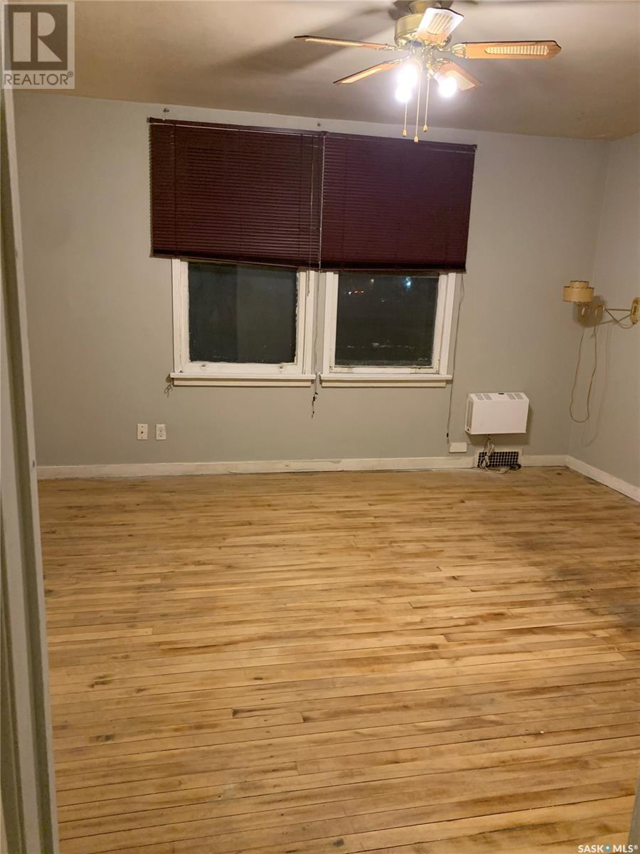 301 Cheadle Street E Property Photo 4