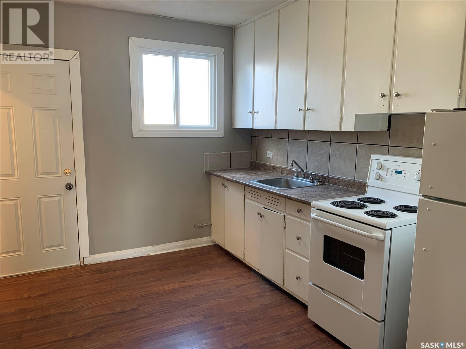 301 Cheadle Street E Property Photo 8