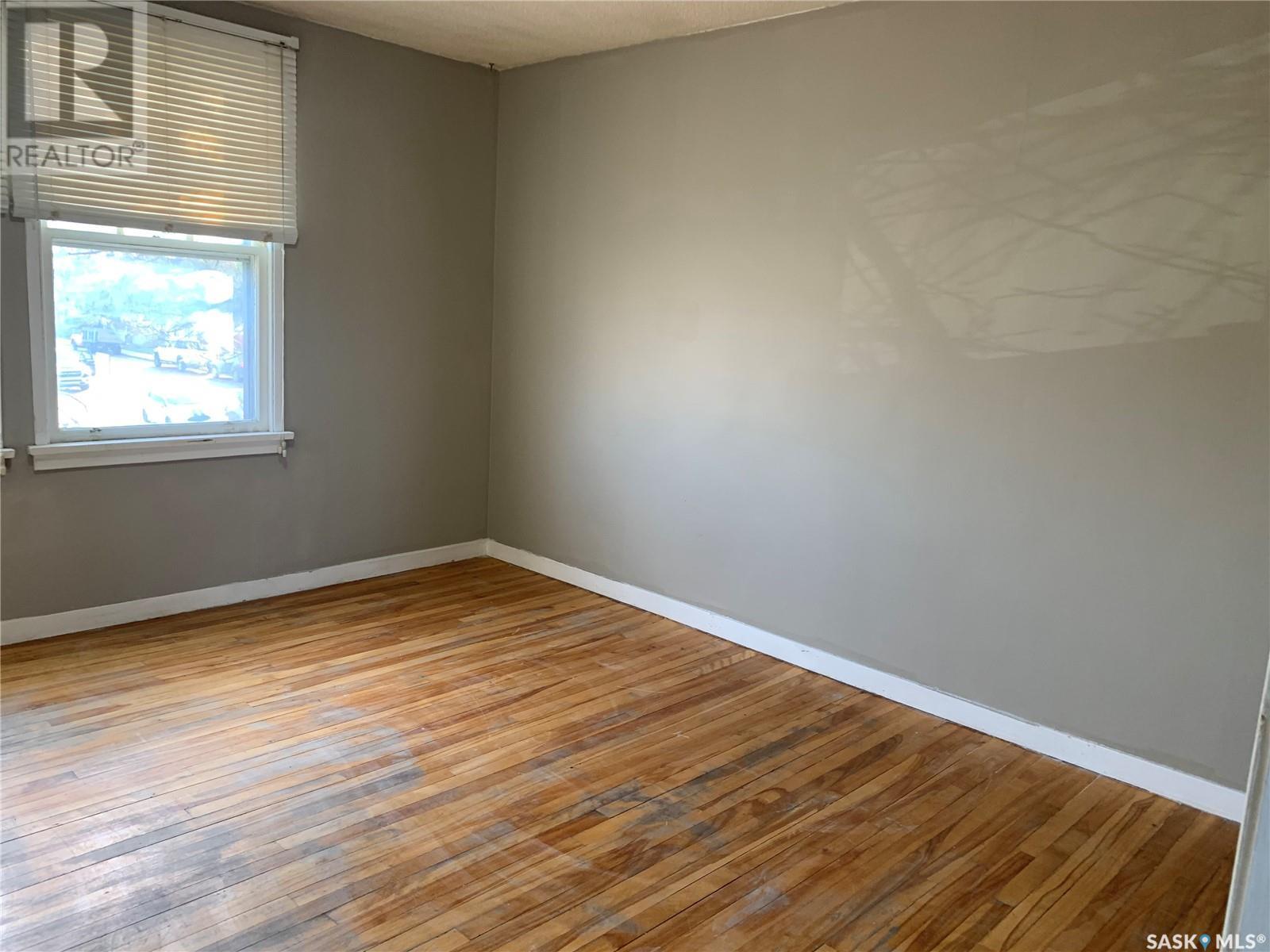 301 Cheadle Street E Property Photo 10