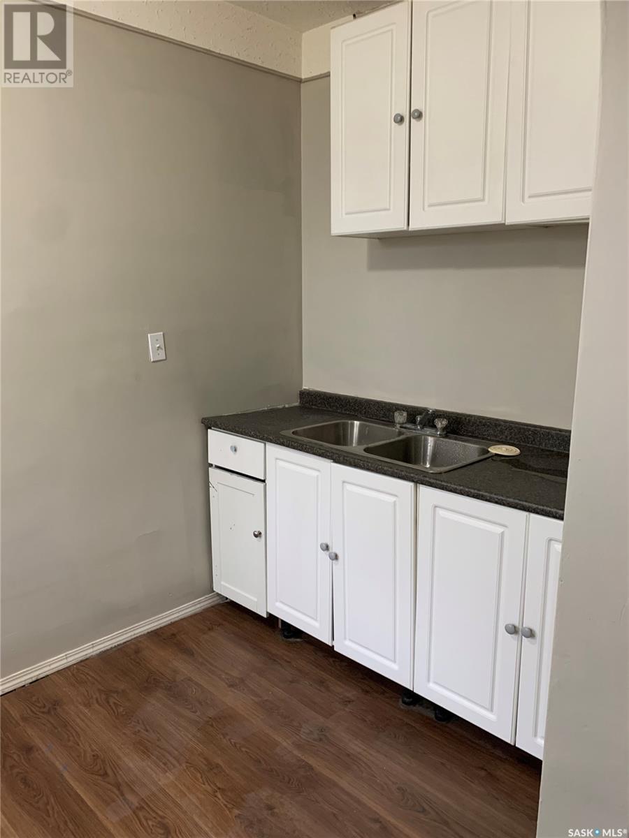 301 Cheadle Street E Property Photo 15