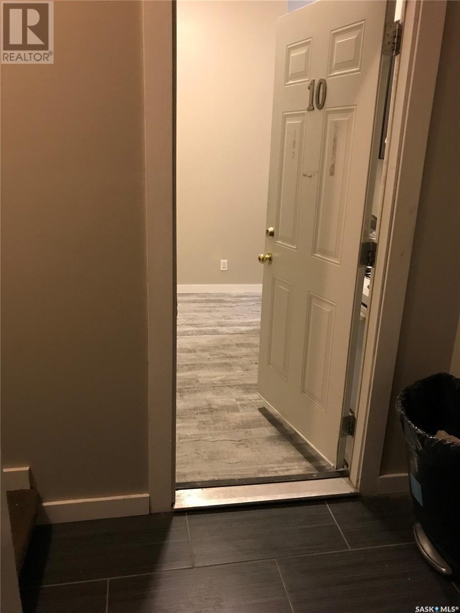 301 Cheadle Street E Property Photo 16