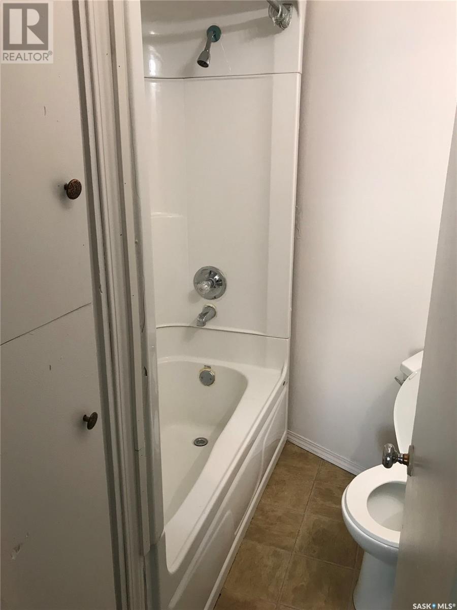 301 Cheadle Street E Property Photo 23