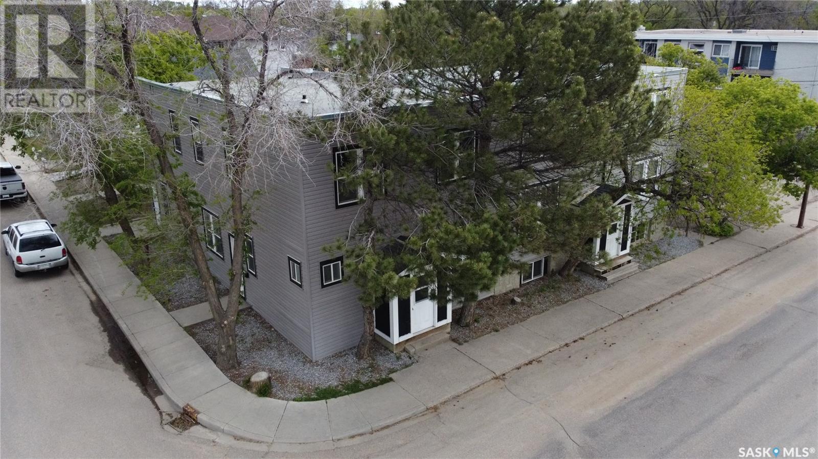 301 Cheadle Street E Property Photo 47