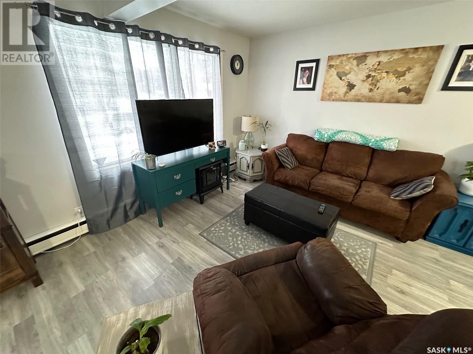 811 Albert Street Property Photo 4