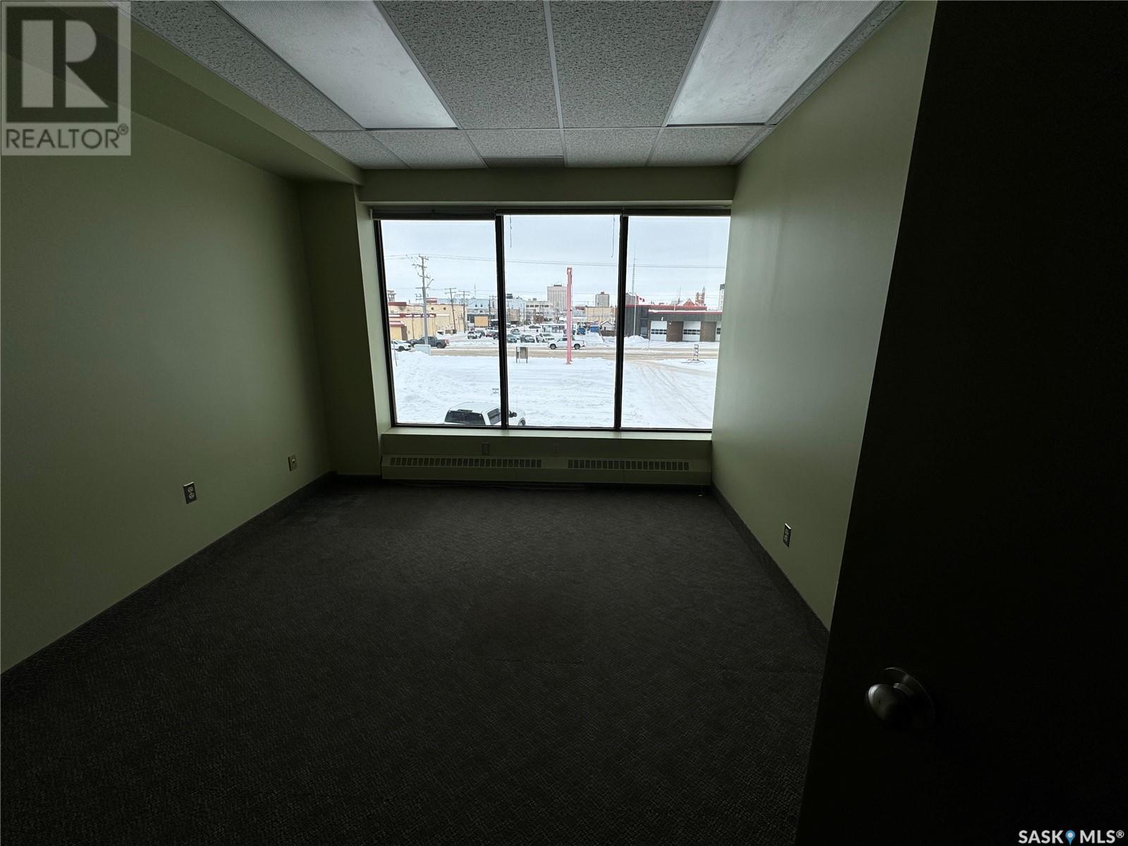 Unit 1e 77 15th Street E Property Photo 6