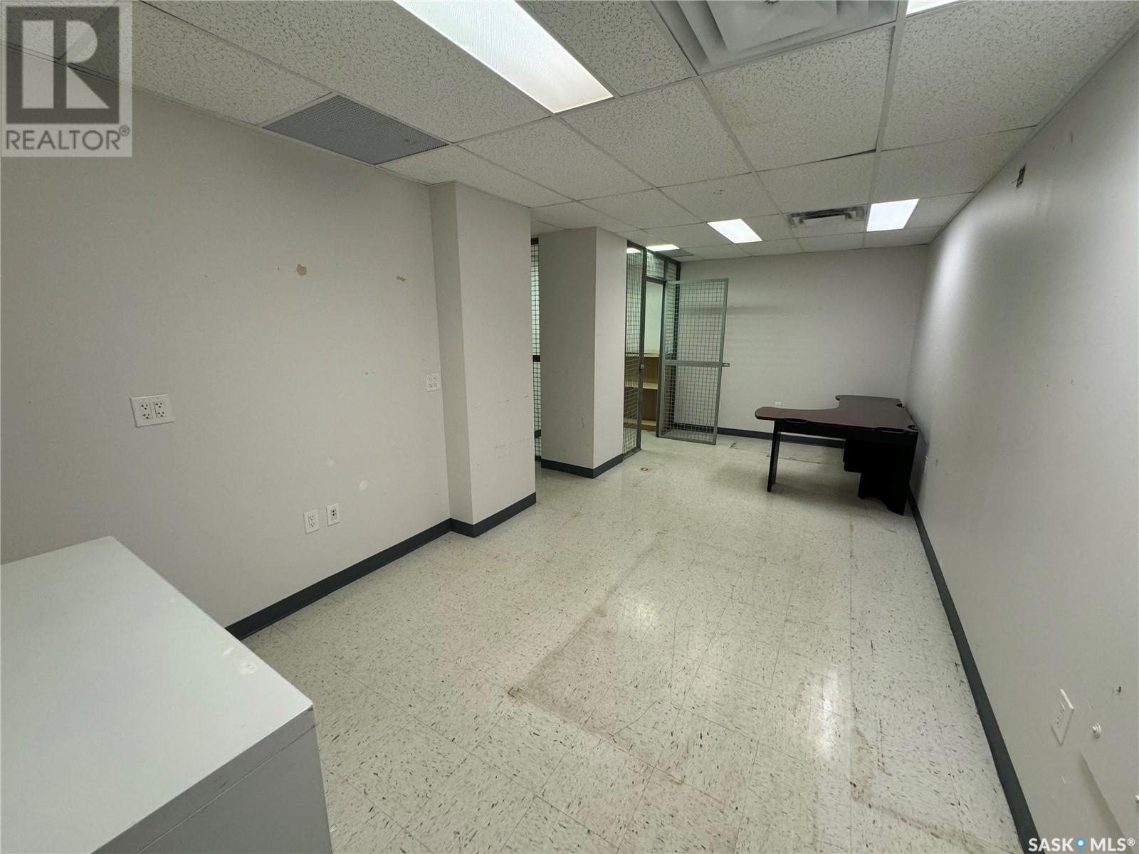 Unit 1e 77 15th Street E Property Photo 7
