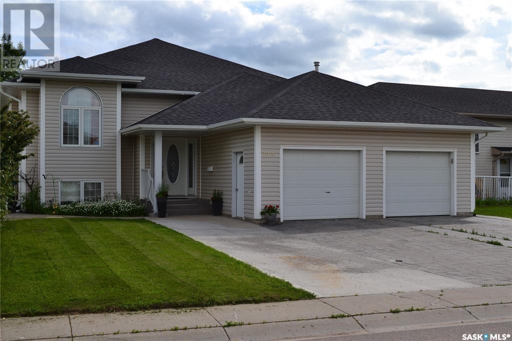 2915 37th STREET W Property Photo 1
