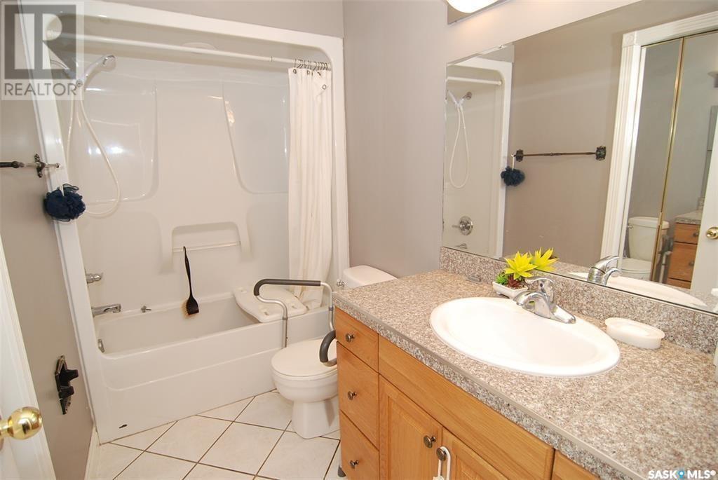2915 37th Street W Property Photo 11