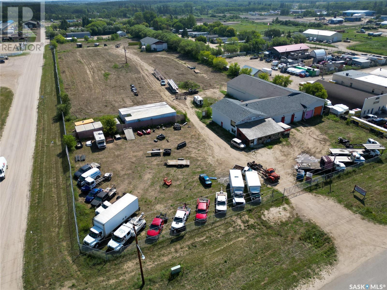 2 Highway Property Photo