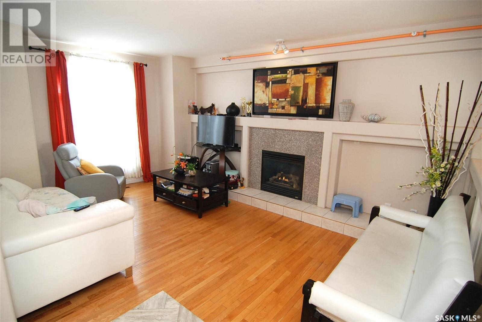 2915 37th Street W Property Photo 4