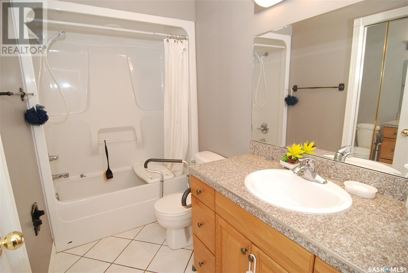2915 37th Street W Property Photo 13