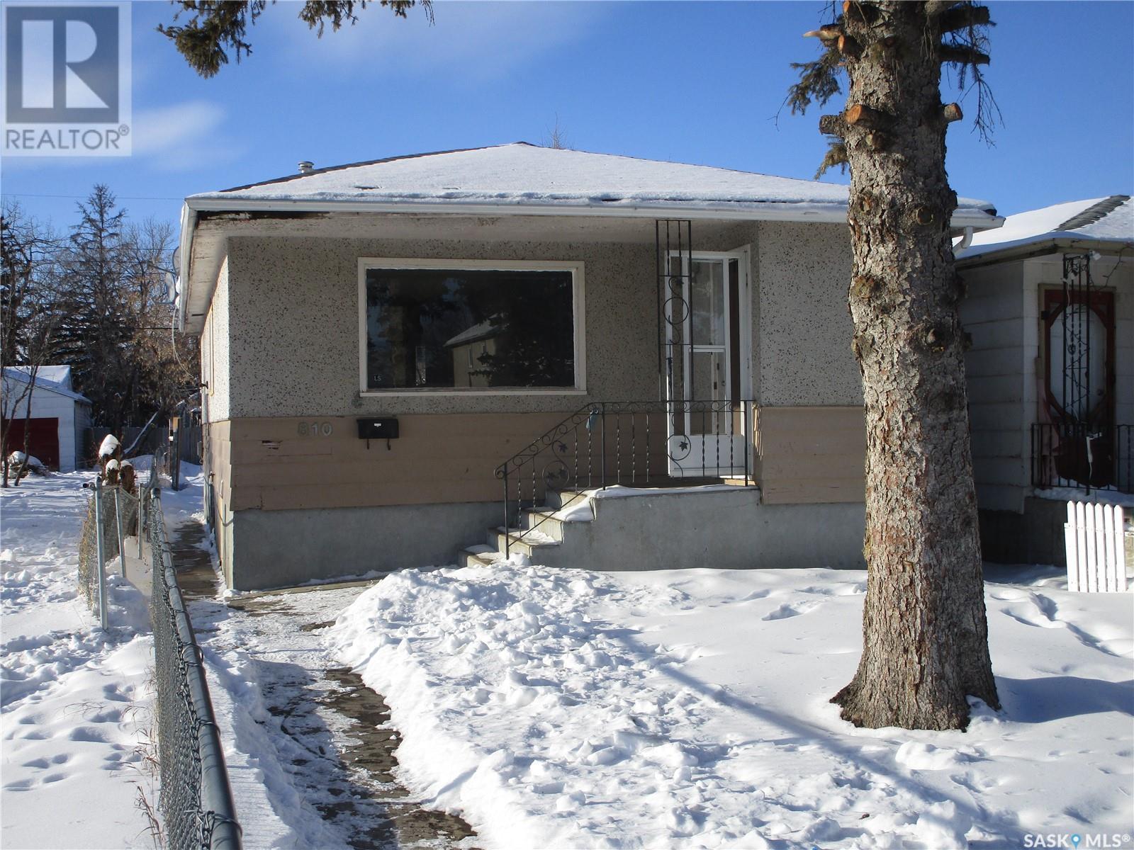 810 Robinson STREET Property Photo 1