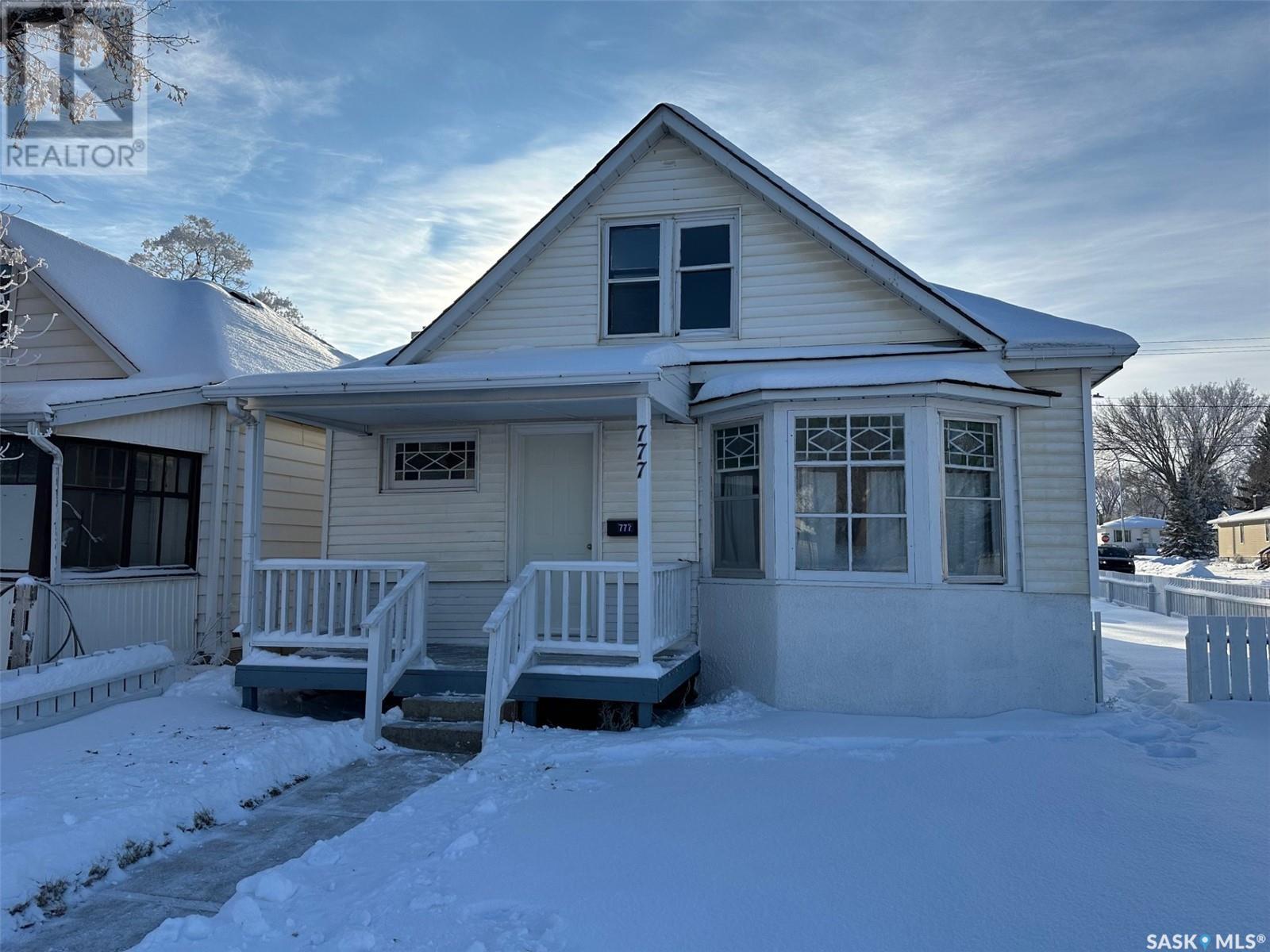 777 Coteau STREET W Property Photo 1