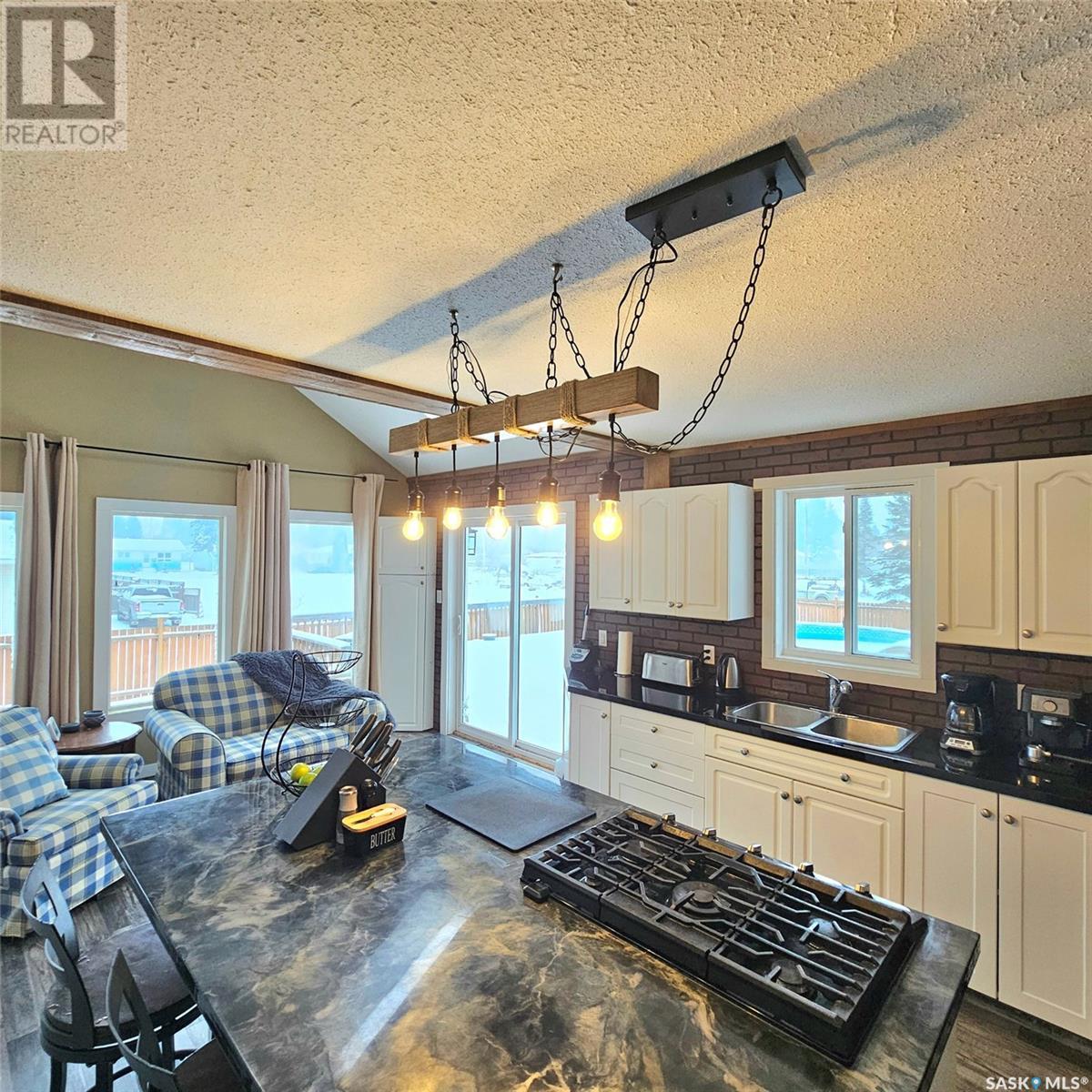 201 7th Street E Property Photo 8