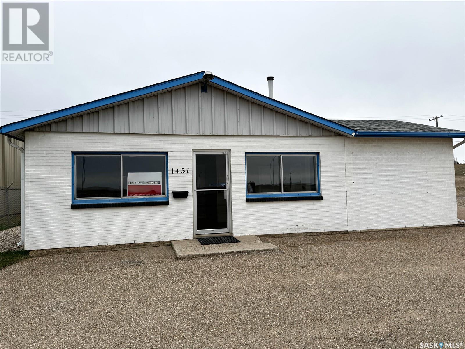 1451 North Service Road W Property Photo 9