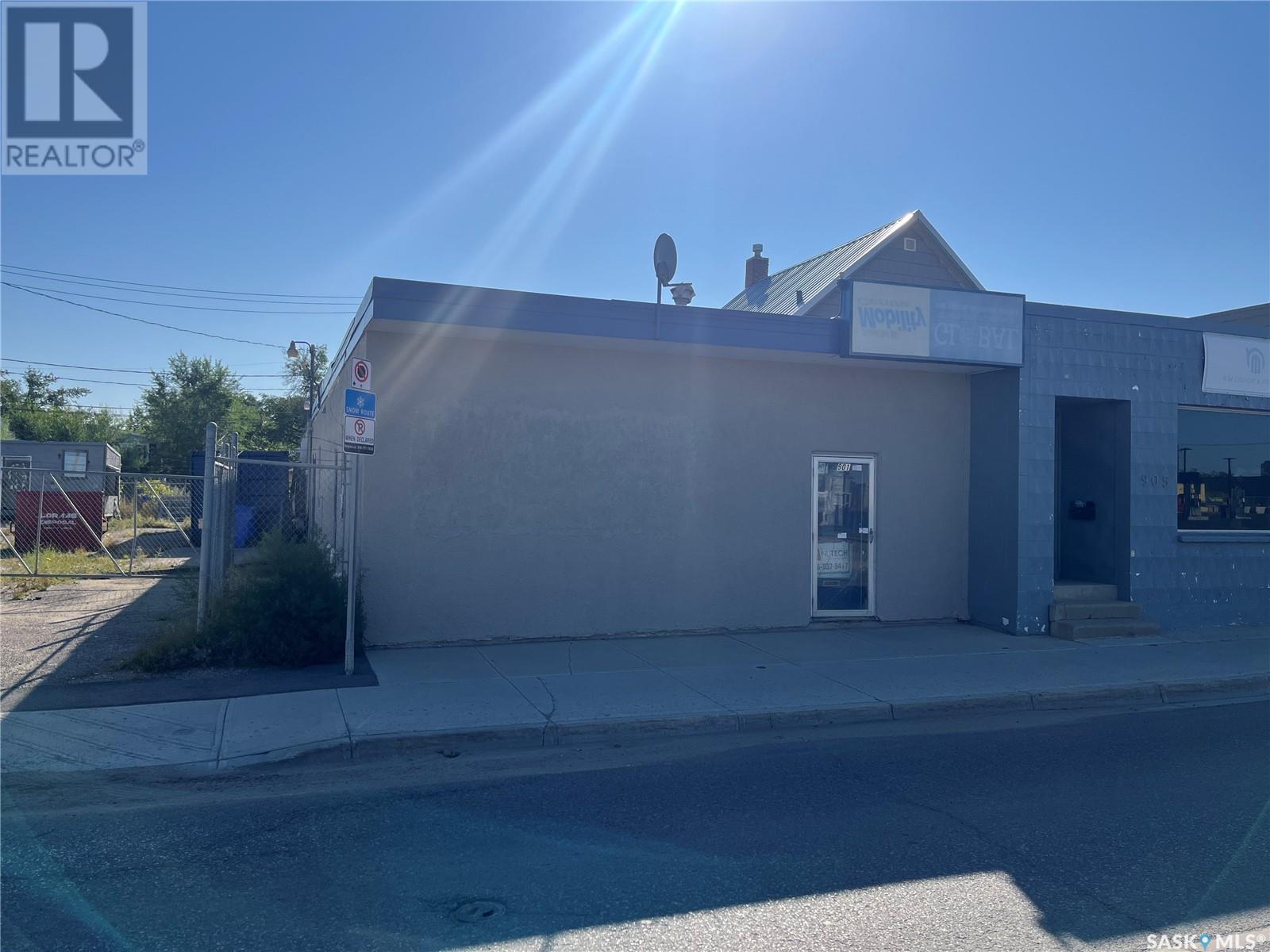 901 Winnipeg Street Property Photo 1