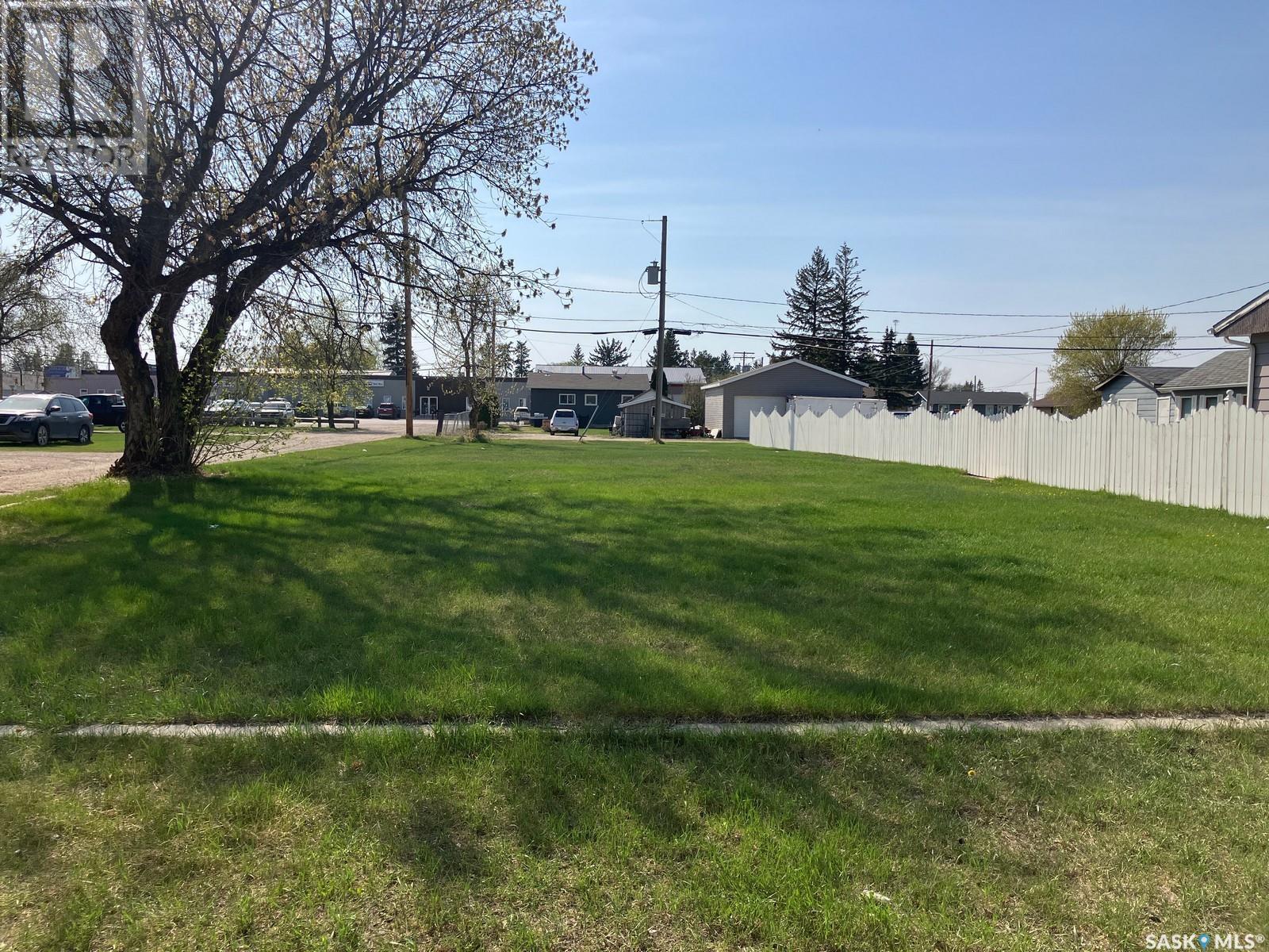 106 4th Street N Property Photo 1