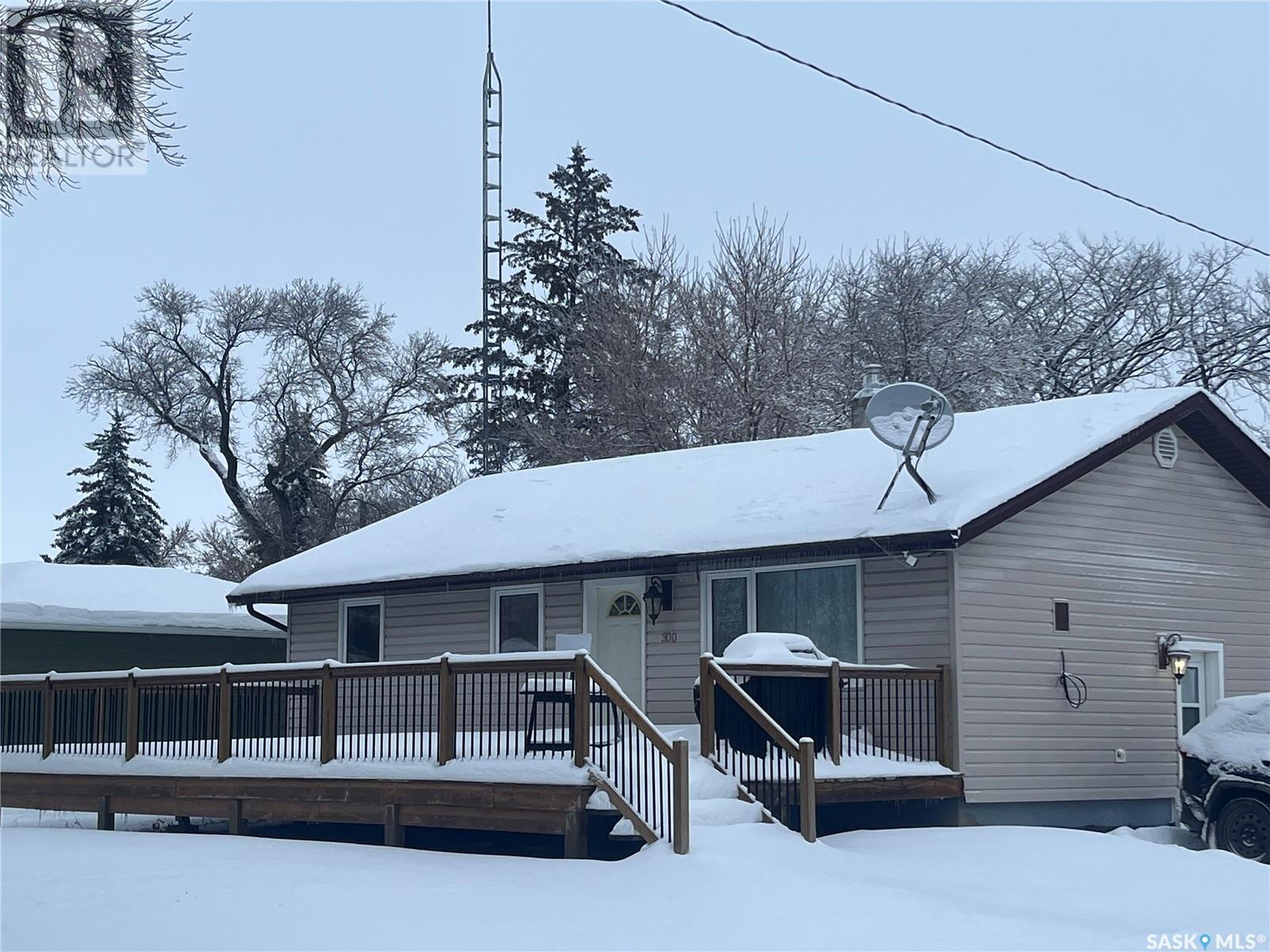 300 1st Avenue Property Photo
