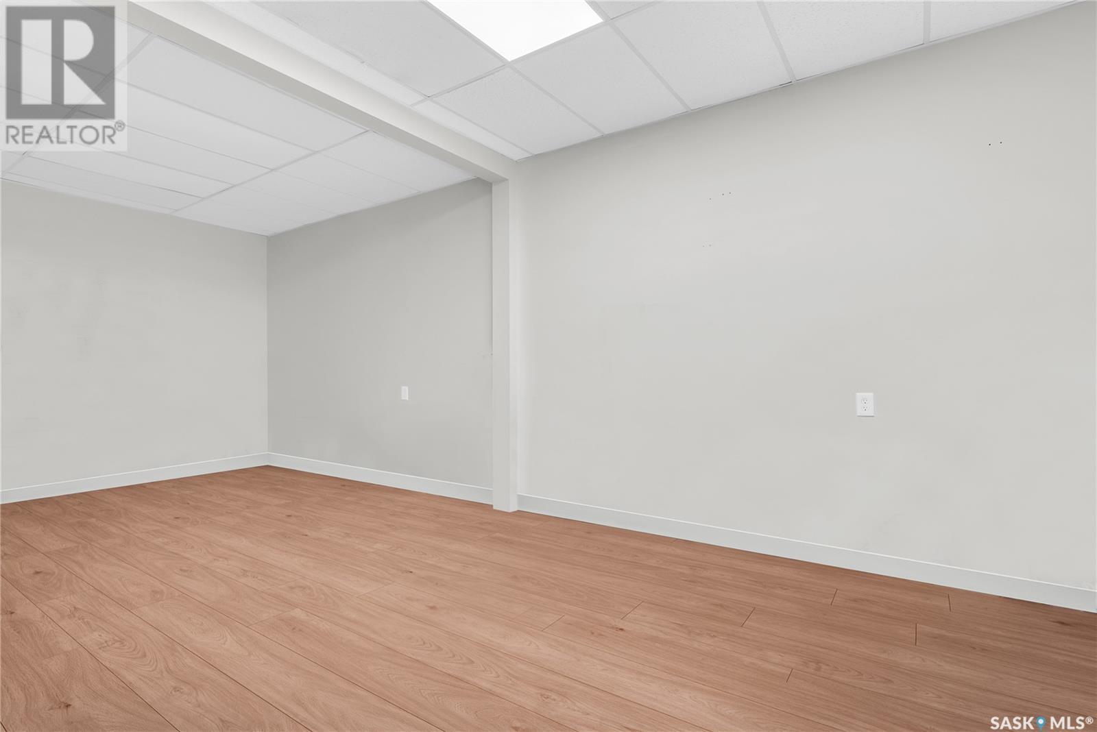315 20th Street E Property Photo 10