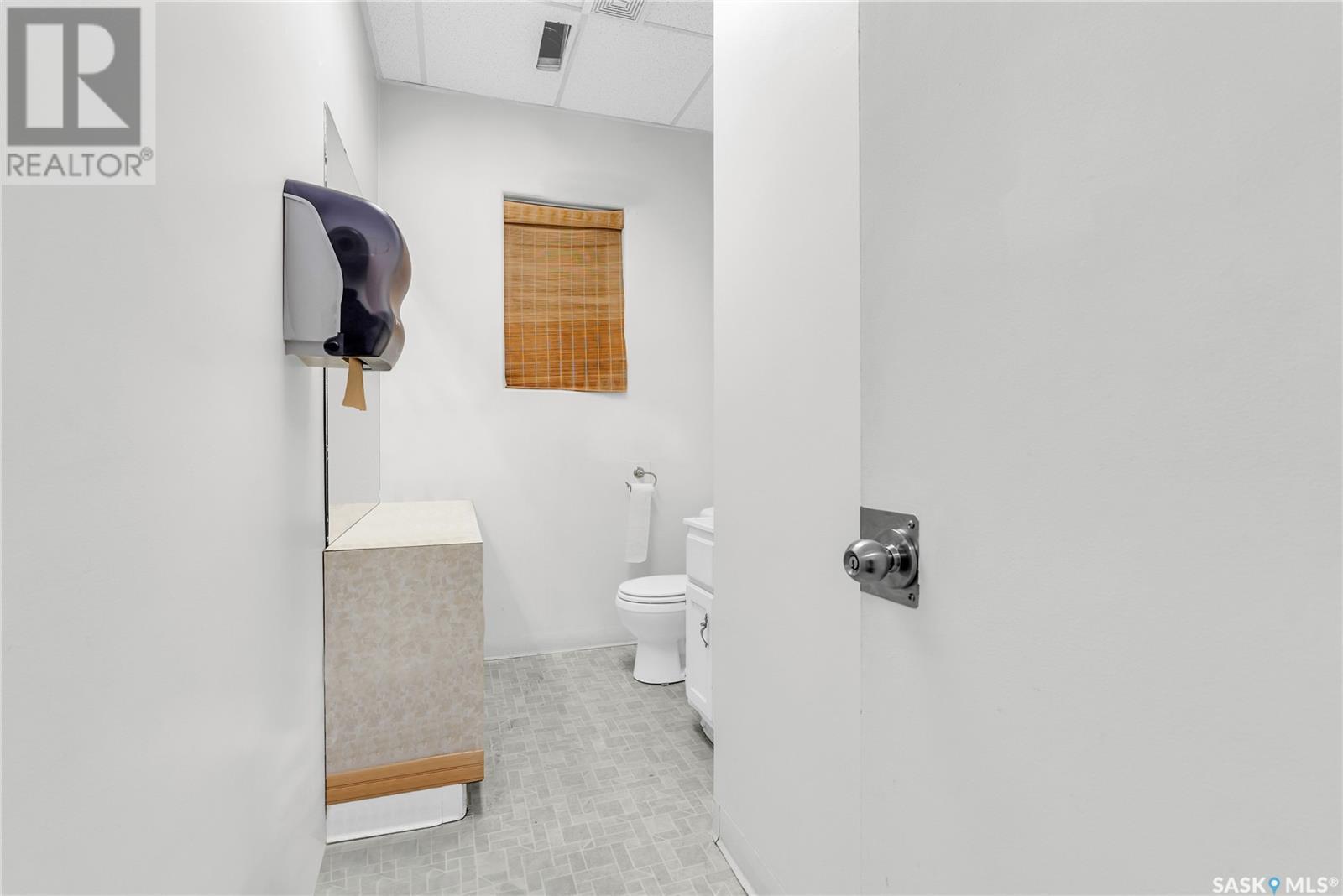 315 20th Street E Property Photo 13