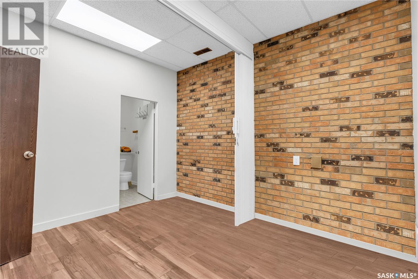 315 20th Street E Property Photo 17