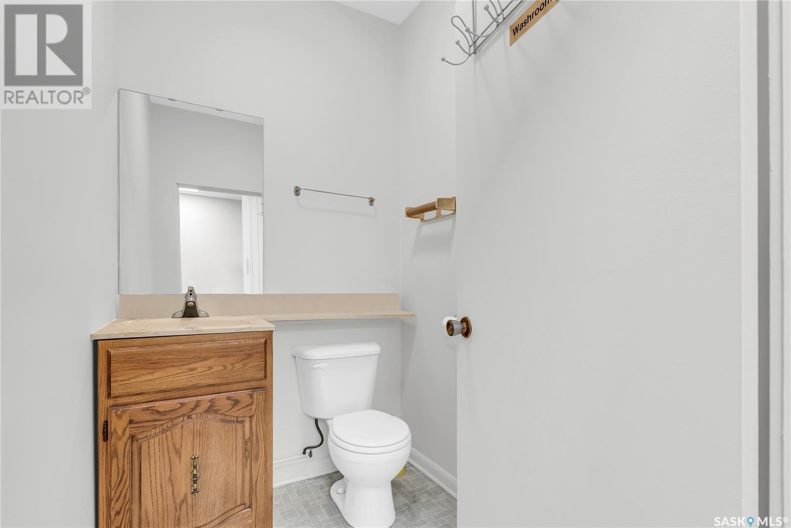 315 20th Street E Property Photo 18