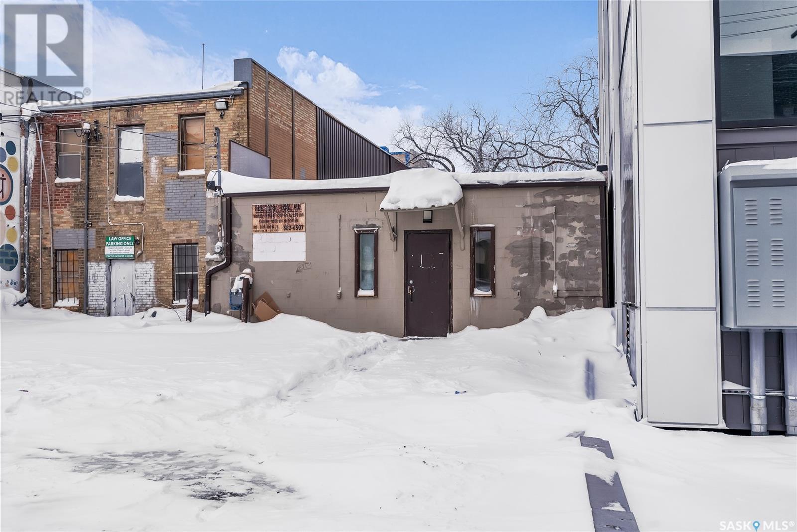 315 20th Street E Property Photo 26