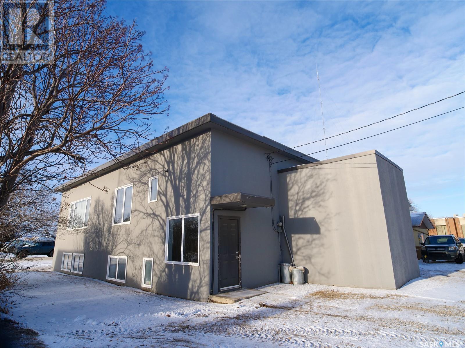 52 Main Street Property Photo 3