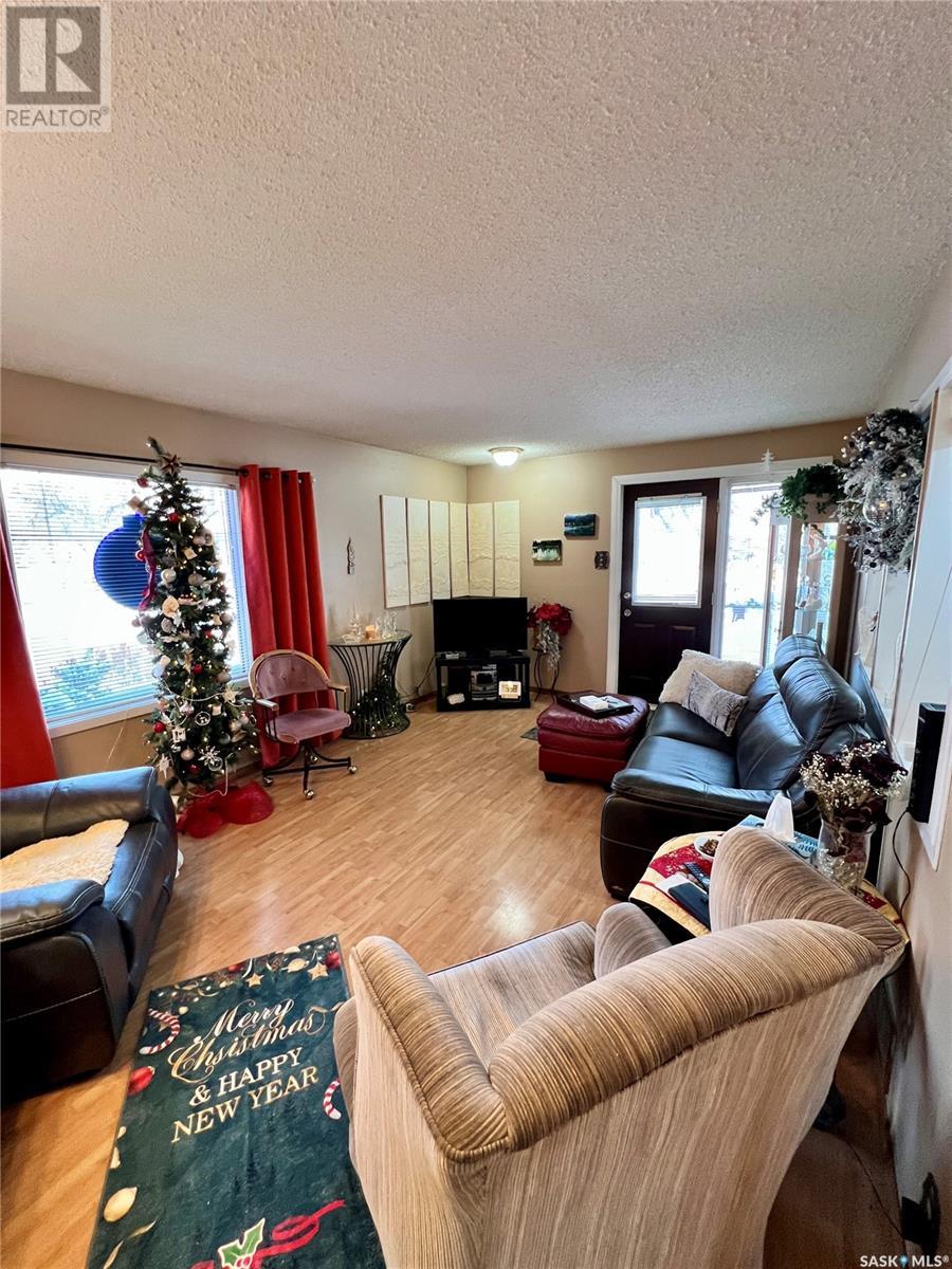 676 3rd Avenue Ne Property Photo 2