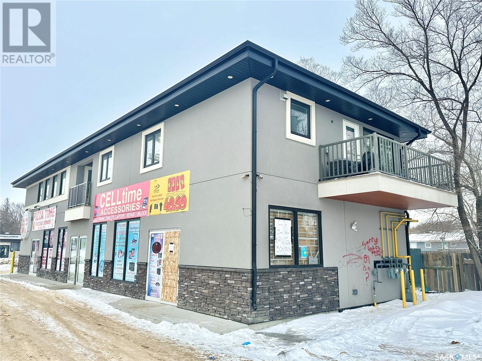 1202 22nd Street W Property Photo 3
